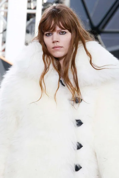 Look 1